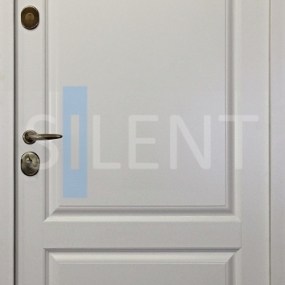 Массив дуба покрыт белой эмалью