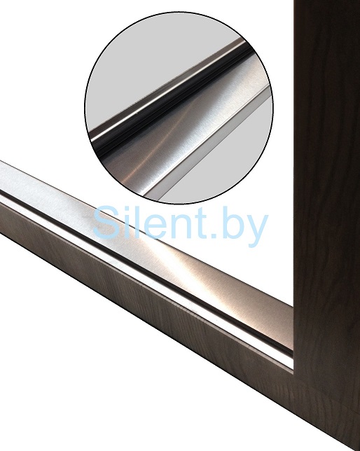 Накладка на порог из нержавеющей стали.