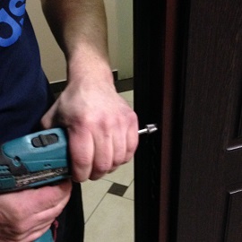 Ремонт стальных дверей